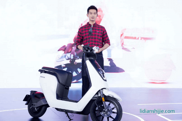 Honda發布中國首款鋰電池電動摩托車V-GO Honda發布中國首款鋰電池電動摩托車V-GO