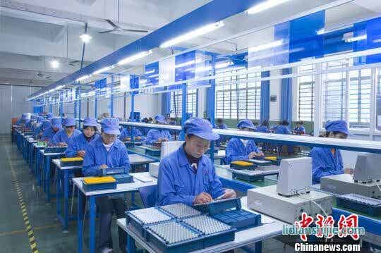 天能集團(tuán)的鋰電池生產(chǎn)車間 天能集團(tuán)的鋰電池生產(chǎn)車間