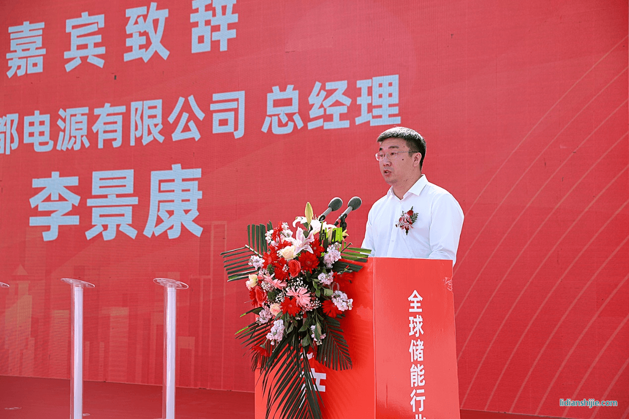 酒泉市委常委、市政府黨組成員、市委秘書長石峰